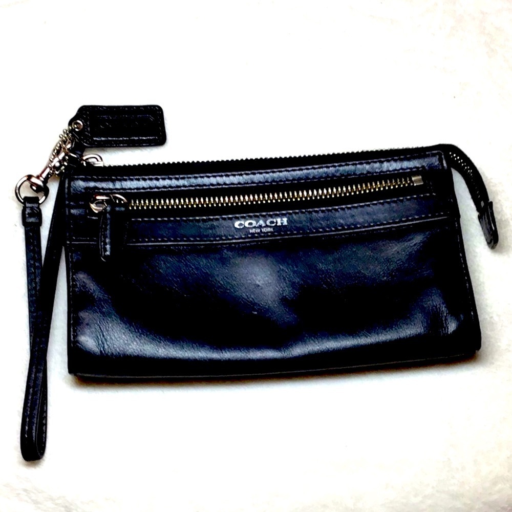 COACH WRISTLET like new LAST REDUCTION Get it before it’s gone!